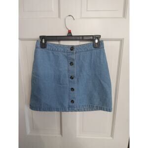Forever 21 denim mini skirt. Size 4. Button up vintage light wash
